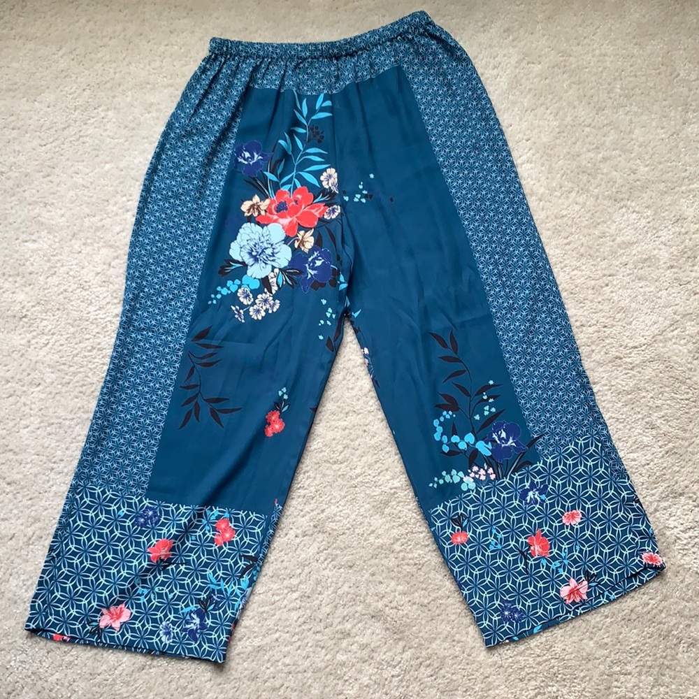 Flowy Anthro Wide Leg printed pant